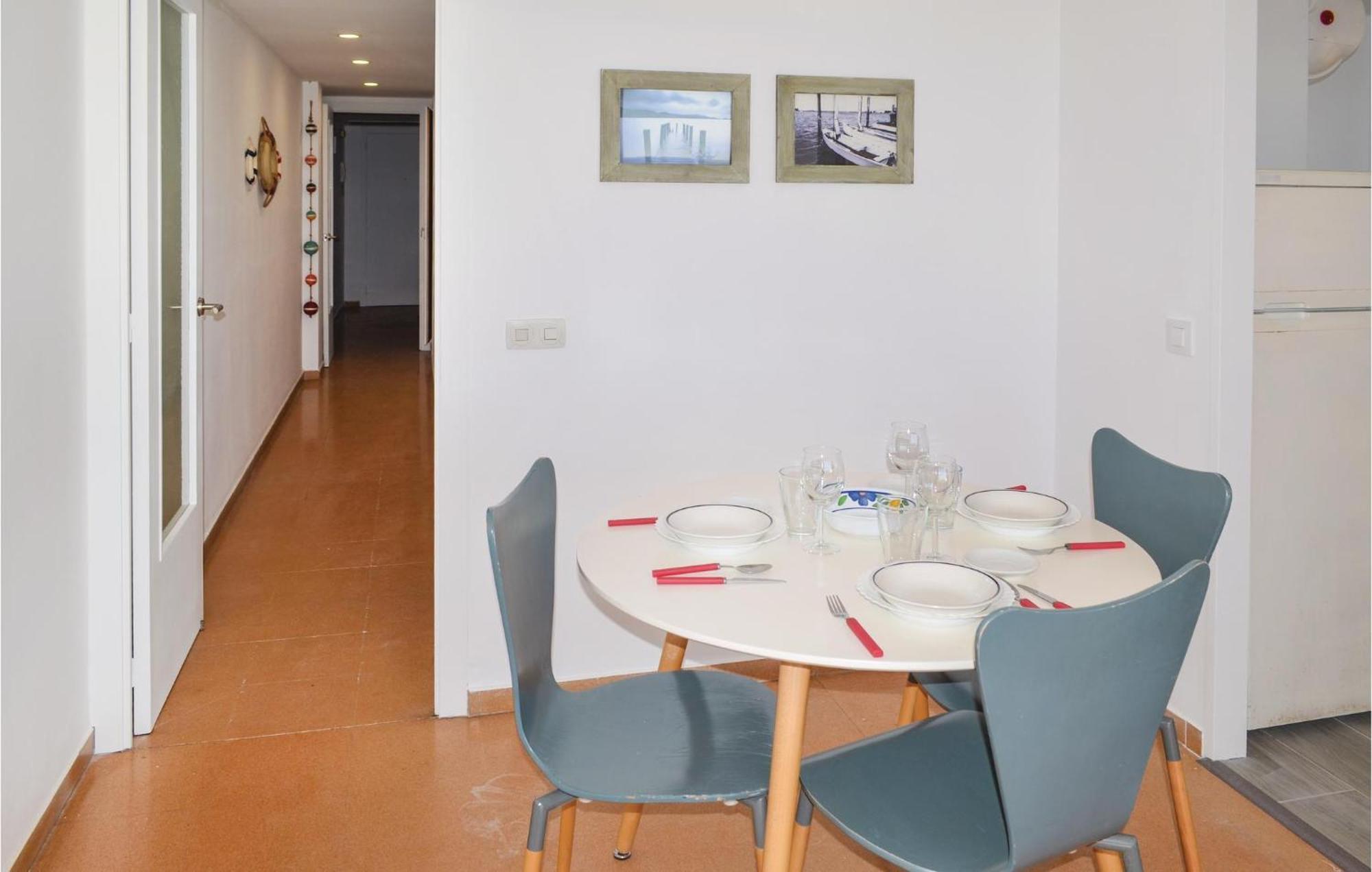 3 Bedroom Beautiful Apartment In Lloret De Mar Dış mekan fotoğraf