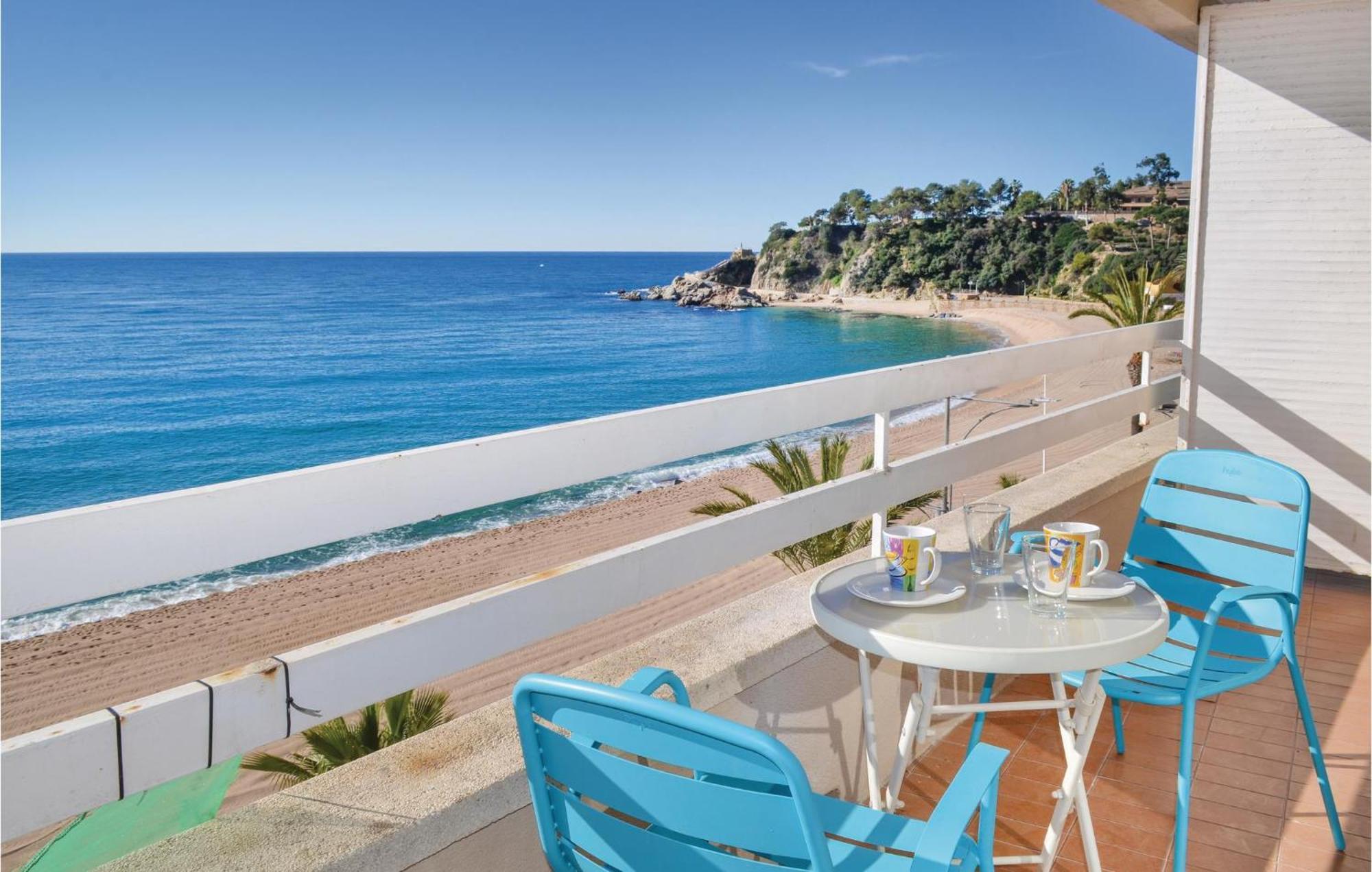 3 Bedroom Beautiful Apartment In Lloret De Mar Dış mekan fotoğraf