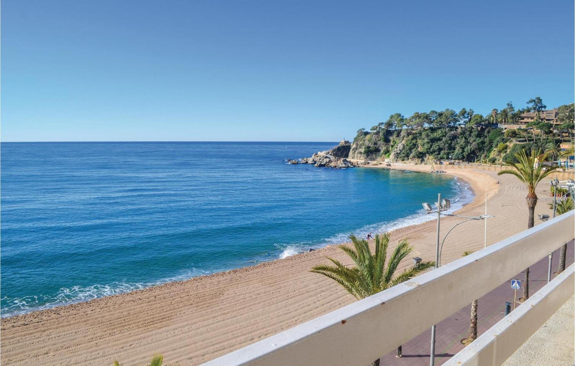 3 Bedroom Beautiful Apartment In Lloret De Mar Dış mekan fotoğraf