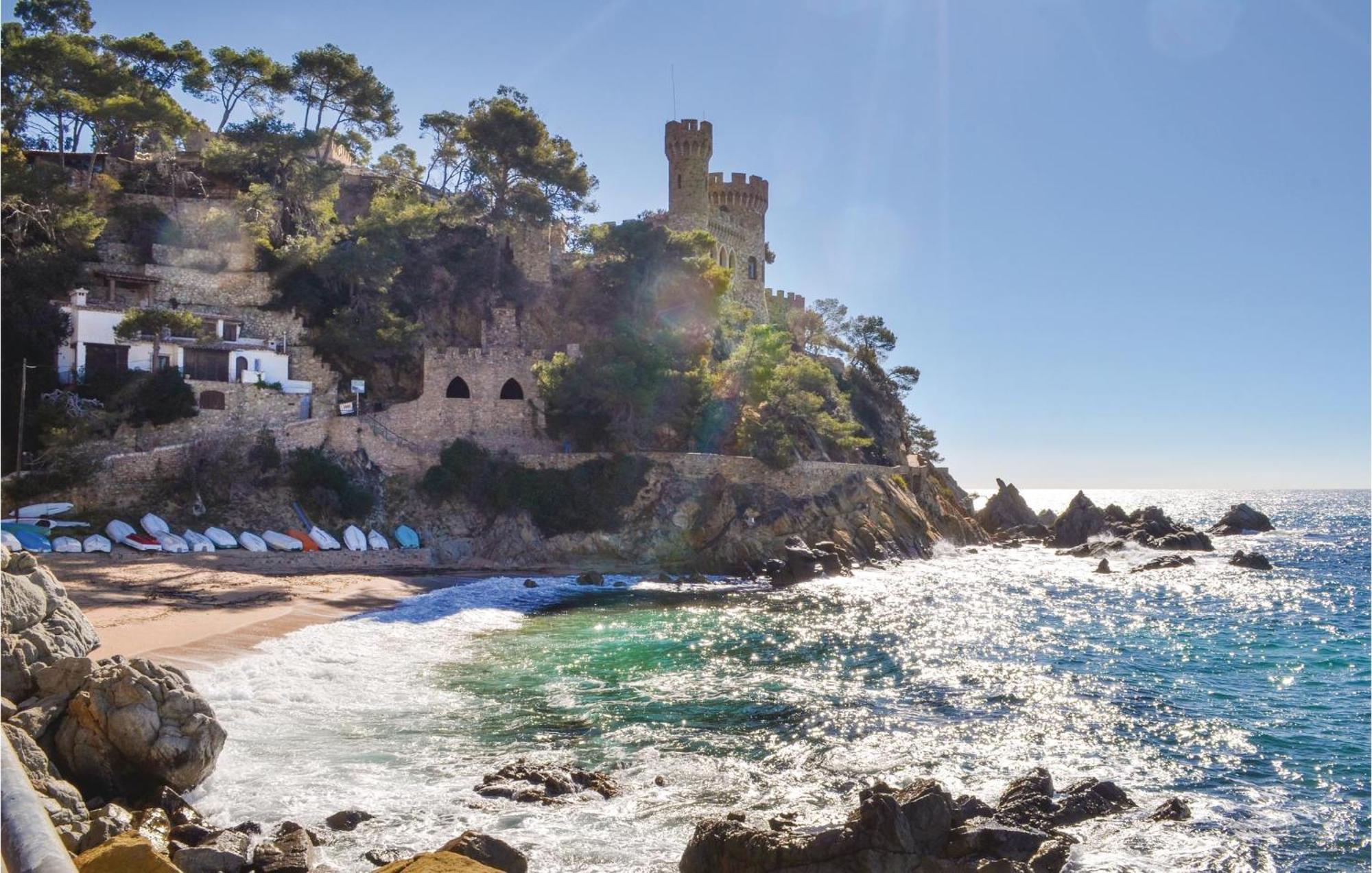 3 Bedroom Beautiful Apartment In Lloret De Mar Dış mekan fotoğraf