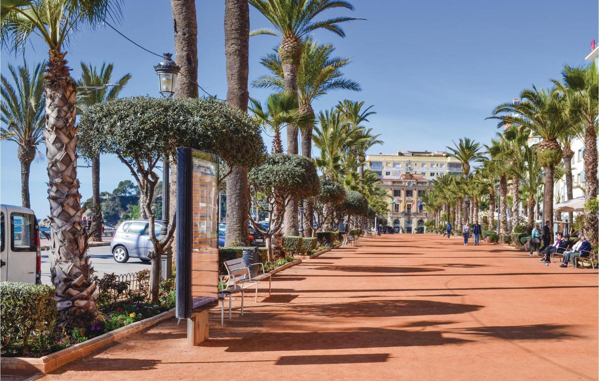 3 Bedroom Beautiful Apartment In Lloret De Mar Dış mekan fotoğraf